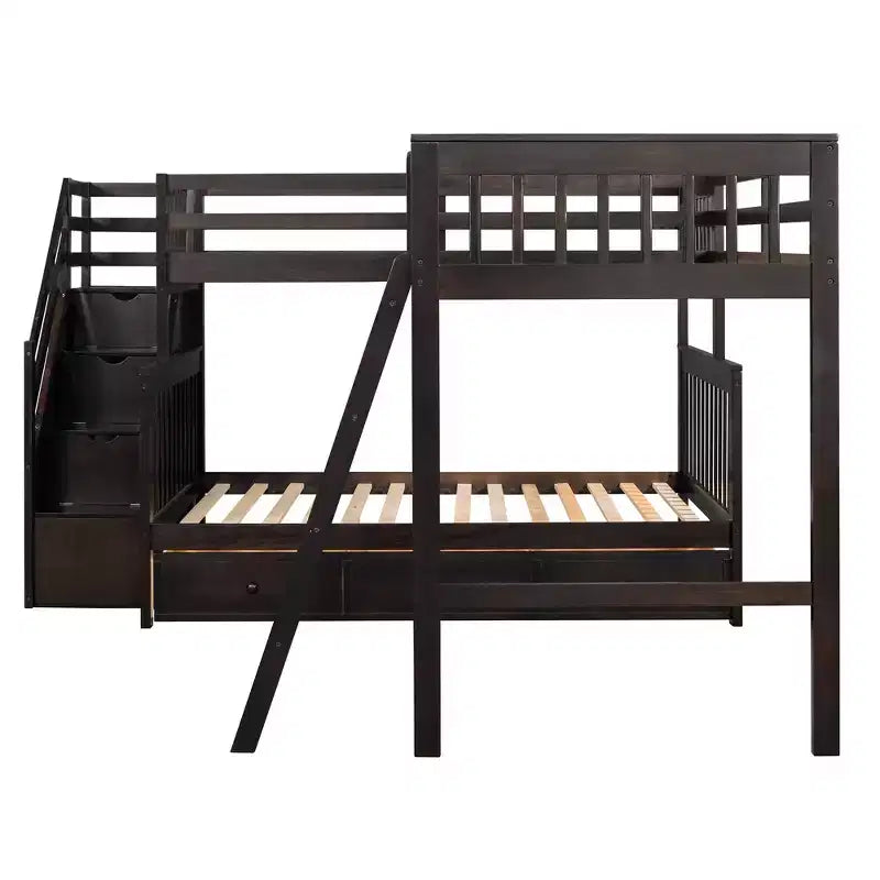 Litera en forma de L con diseño elegante, de dos camas sobre una matrimonial, con 3 cajones, escalera y escalera de mano