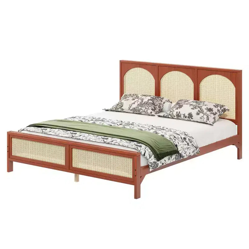 Base de cama de madera tamaño queen con cabecero y piecero de ratán, construcción robusta