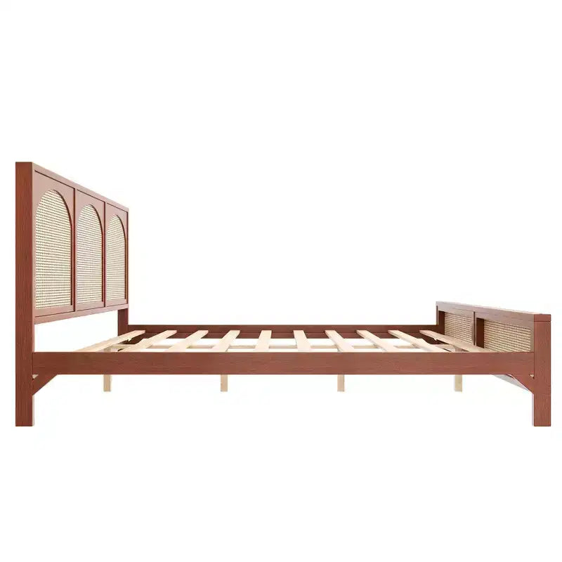 Base de cama de madera tamaño queen con cabecero y piecero de ratán, construcción robusta