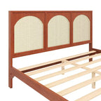 Base de cama de madera tamaño queen con cabecero y piecero de ratán, construcción robusta