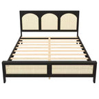 Base de cama de madera tamaño queen con cabecero y piecero de ratán, construcción robusta