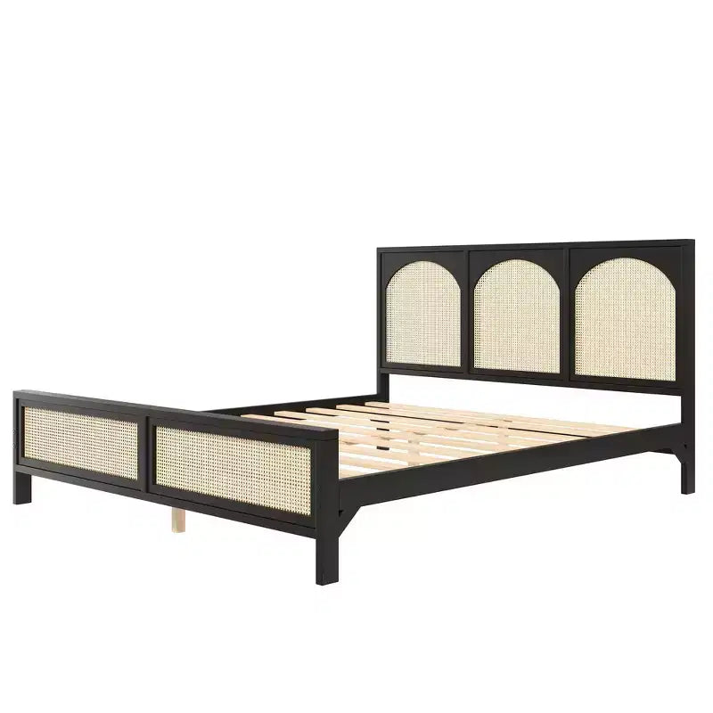 Base de cama de madera tamaño queen con cabecero y piecero de ratán, construcción robusta