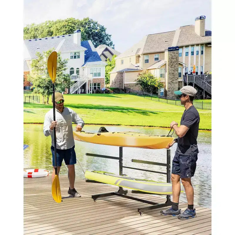Estante de almacenamiento resistente para 2 kayaks, estante independiente de 2 capas con ruedas y correas para colgar